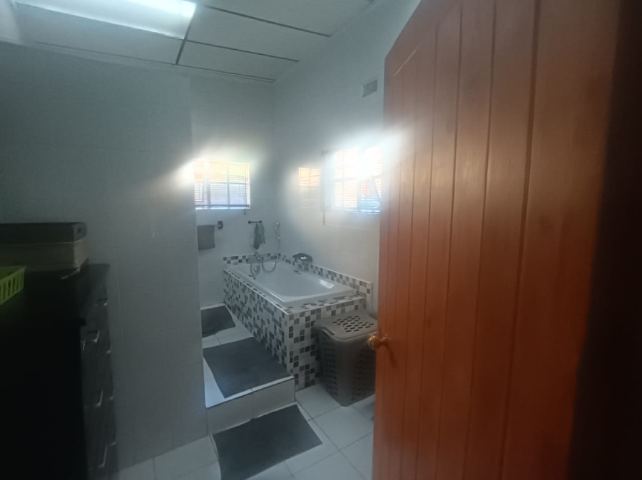 4 Bedroom Property for Sale in New Park Northern Cape